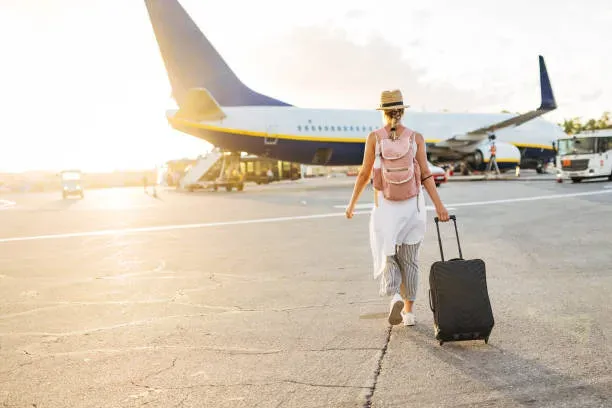 Voyager seul : avantages et astuces pratiques
